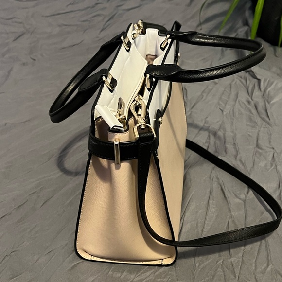 Gorgeous Kate Spade bag - Picture 4 of 5